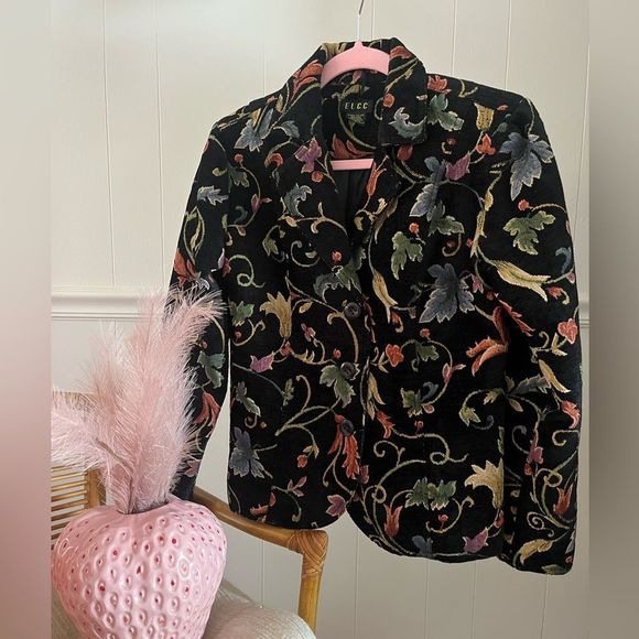 Small/medium vintage black tapestry blazer with floral design - Picture 2 of 9
